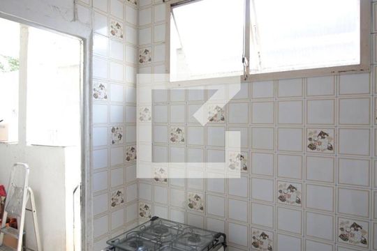 Cozinha de casa à venda com 3 quartos, 90m² em Santa Terezinha, Belo Horizonte