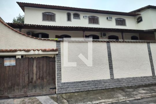 Fachada de casa para alugar com 8 quartos, 548m² em Freguesia (jacarepaguá), Rio de Janeiro