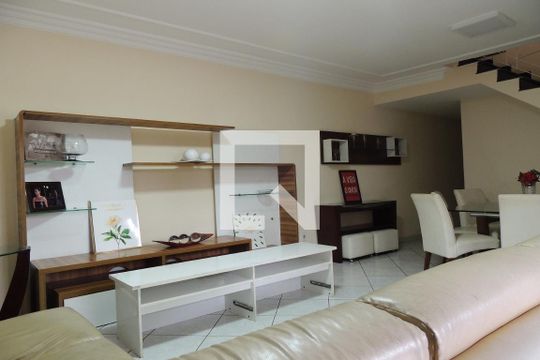 Sala  de casa para alugar com 8 quartos, 548m² em Freguesia (jacarepaguá), Rio de Janeiro