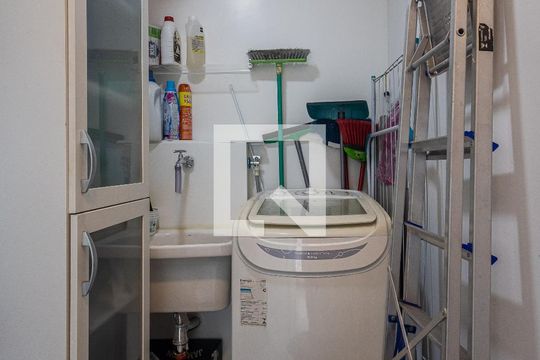 Área de Serviço de apartamento para alugar com 2 quartos, 62m² em Sumarezinho, São Paulo