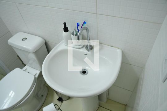 Banheiro de apartamento para alugar com 2 quartos, 53m² em Da Graça, Cotia