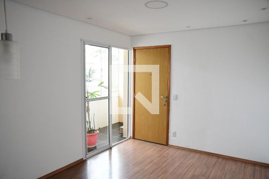 Apartamento para alugar com 2 quartos, 50m² em Jardim Isis, Cotia