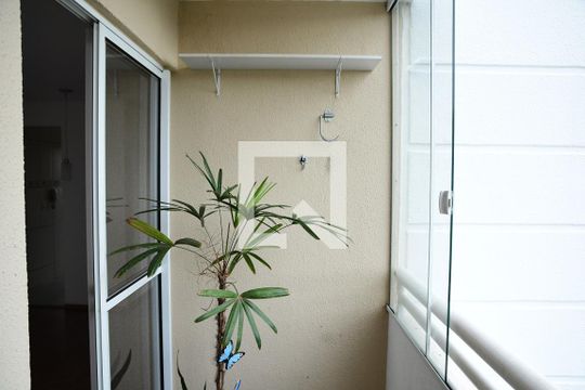 Sacada de apartamento para alugar com 2 quartos, 50m² em Jardim Isis, Cotia