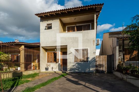 Garagem de casa à venda com 4 quartos, 142m² em Hípica, Porto Alegre