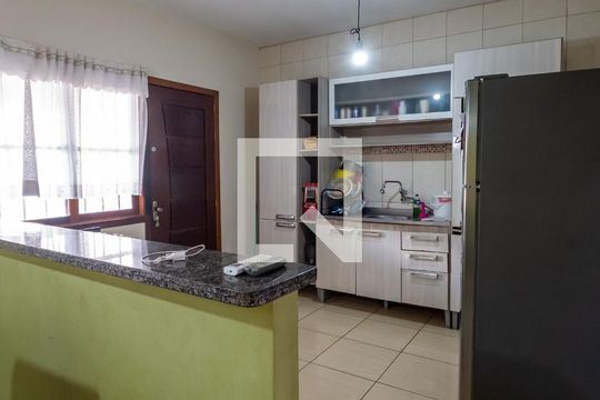 Cozinha de casa à venda com 4 quartos, 142m² em Hípica, Porto Alegre