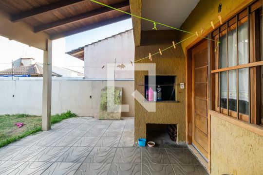 Quintal de casa à venda com 4 quartos, 142m² em Hípica, Porto Alegre