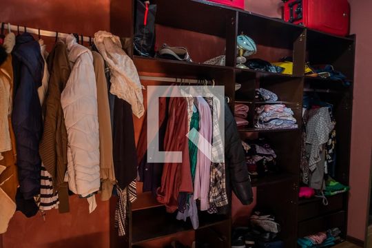 Closet da suíte de casa à venda com 4 quartos, 142m² em Hípica, Porto Alegre