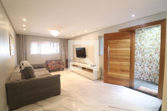 Casa à venda com 3 quartos, 230m² em Parque São Domingos, São Paulo