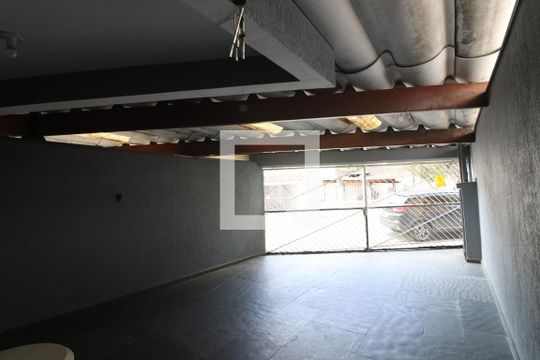 Garagem de casa à venda com 3 quartos, 230m² em Parque São Domingos, São Paulo