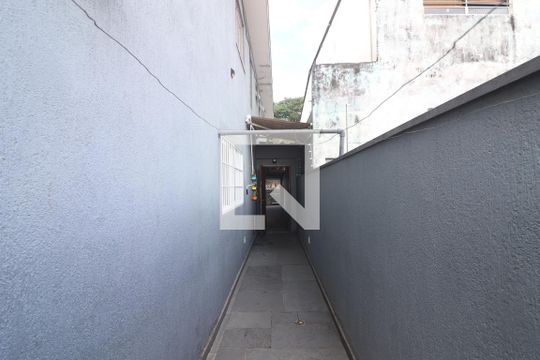 Quintal de casa à venda com 3 quartos, 230m² em Parque São Domingos, São Paulo