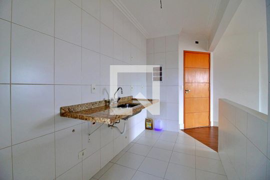 Cozinha de apartamento para alugar com 3 quartos, 92m² em Jardim Utinga, Santo André