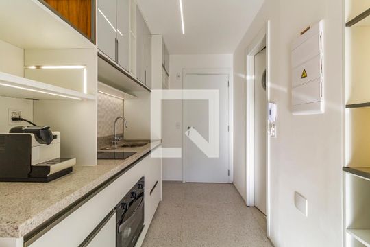 Cozinha de kitnet/studio para alugar com 1 quarto, 28m² em Paraíso, São Paulo