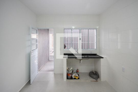 Cozinha de casa para alugar com 2 quartos, 100m² em Vila Nova, São Paulo