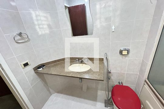 Banheiro da Suíte de casa à venda com 4 quartos, 156m² em Méier, Rio de Janeiro