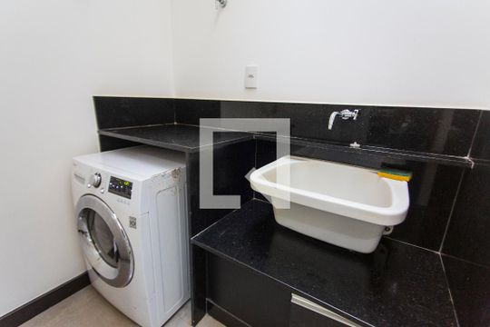 Área de Serviço de casa para alugar com 3 quartos, 280m² em Centro, Uberlândia