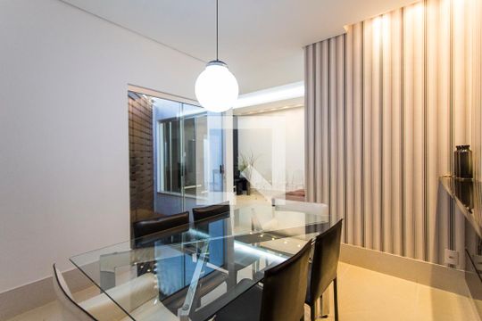 Sala de Jantar de casa para alugar com 3 quartos, 280m² em Centro, Uberlândia