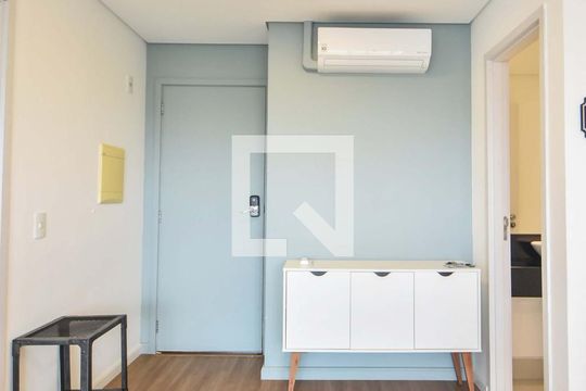 Sala de apartamento para alugar com 1 quarto, 43m² em Jardim Aeroporto, São Paulo