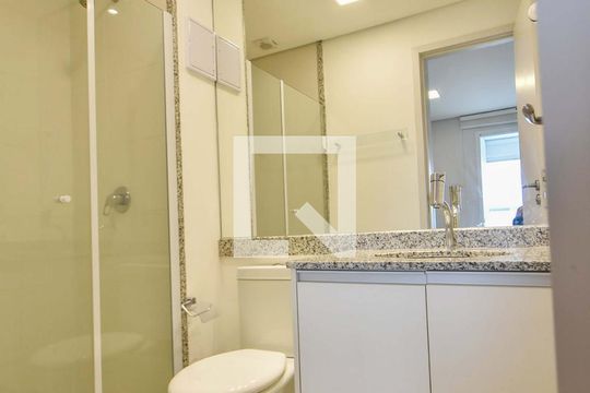 Banheiro  de apartamento para alugar com 1 quarto, 43m² em Jardim Aeroporto, São Paulo