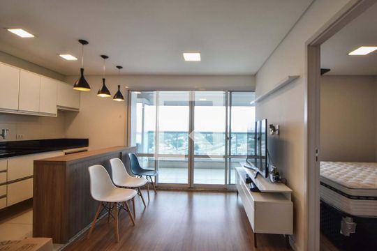 Sala de apartamento para alugar com 1 quarto, 43m² em Jardim Aeroporto, São Paulo
