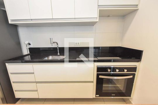 Cozinha  de apartamento para alugar com 1 quarto, 43m² em Jardim Aeroporto, São Paulo