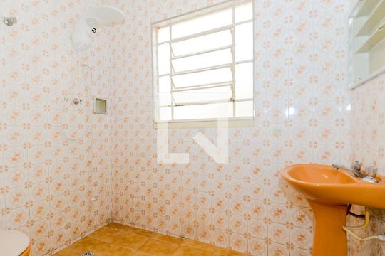 Banheiro Social 1 de casa para alugar com 8 quartos, 550m² em Vila Progresso, Guarulhos