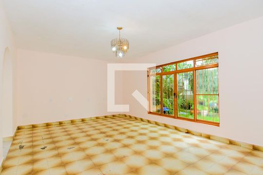 Casa para alugar com 8 quartos, 550m² em Vila Progresso, Guarulhos