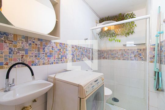 Banheiro de apartamento para alugar com 1 quarto, 38m² em Bela Vista, São Paulo