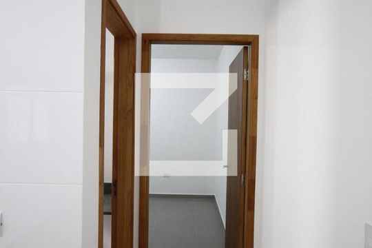 Corredor de apartamento para alugar com 1 quarto, 28m² em Ipiranga, São Paulo