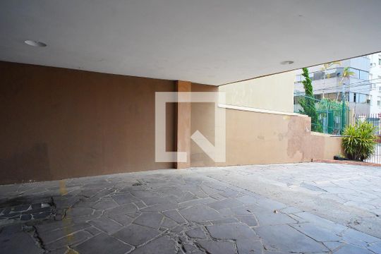 Garagem de apartamento à venda com 1 quarto, 110m² em Sarandi, Porto Alegre