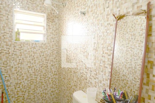 Banheiro 4 de casa à venda com 6 quartos, 352m² em Vila Brasilina, São Paulo