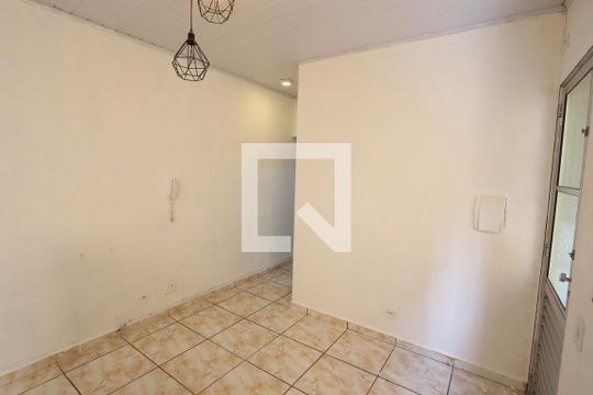 Sala de apartamento para alugar com 1 quarto, 60m² em Vila Nhocuné, São Paulo