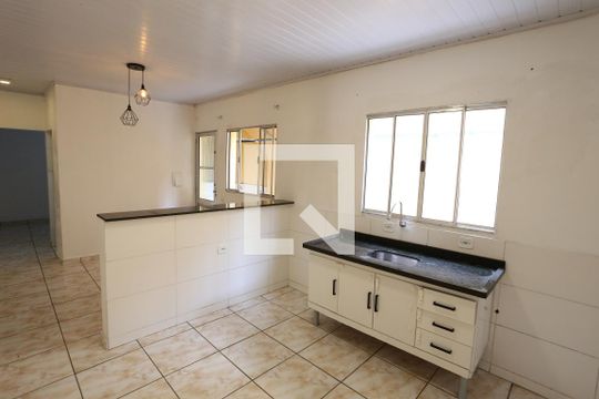 Cozinha de apartamento para alugar com 1 quarto, 60m² em Vila Nhocuné, São Paulo