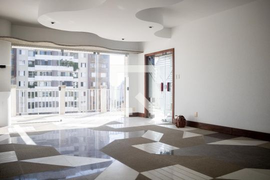 Apartamento para alugar com 3 quartos, 282m² em Canela, Salvador