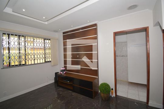 Sala de casa à venda com 2 quartos, 64m² em Irajá, Rio de Janeiro