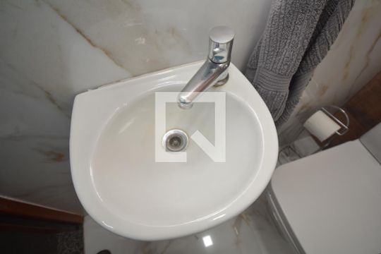 Lavabo da Sala de casa à venda com 2 quartos, 64m² em Irajá, Rio de Janeiro