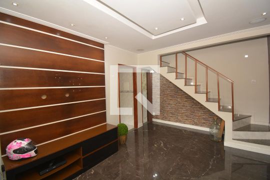 Casa à venda com 2 quartos, 64m² em Irajá, Rio de Janeiro