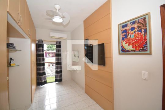 Quarto 1 do Segundo Piso de casa à venda com 2 quartos, 64m² em Irajá, Rio de Janeiro
