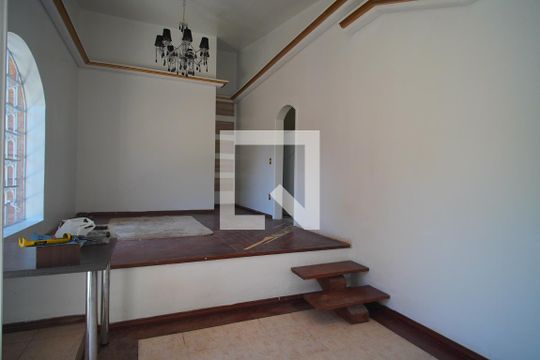 Sala de casa à venda com 3 quartos, 184m² em Canudos, Novo Hamburgo
