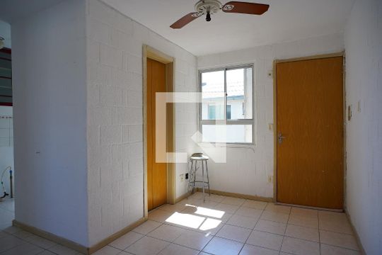 Apartamento à venda com 2 quartos, 48m² em Rubem Berta, Porto Alegre