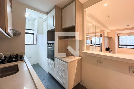 Cozinha de apartamento à venda com 2 quartos, 60m² em Vila Pompéia, São Paulo
