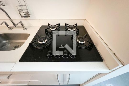Cozinha de apartamento à venda com 2 quartos, 60m² em Vila Pompéia, São Paulo