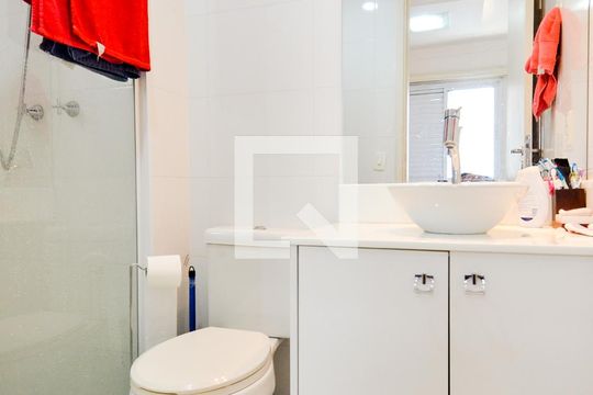 Banheiro da Suíte de apartamento à venda com 3 quartos, 75m² em Vila Augusta, Guarulhos