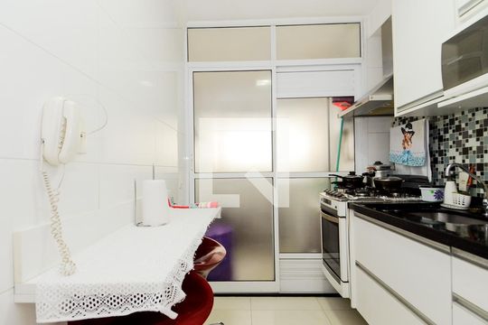 Cozinha de apartamento à venda com 3 quartos, 75m² em Vila Augusta, Guarulhos