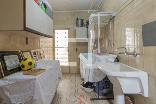 Área de Serviço de casa para alugar com 5 quartos, 375m² em Jardim Lindóia, Porto Alegre