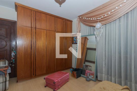 Quarto Suíte de casa para alugar com 5 quartos, 375m² em Jardim Lindóia, Porto Alegre