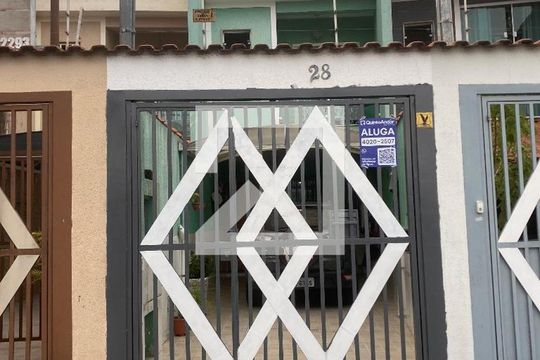 Fachada e placa de casa à venda com 2 quartos, 76m² em Artur Alvim, São Paulo