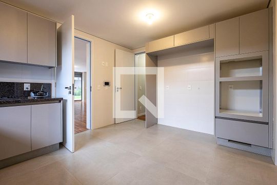Cozinha de casa à venda com 5 quartos, 370m² em Alto de Pinheiros, São Paulo