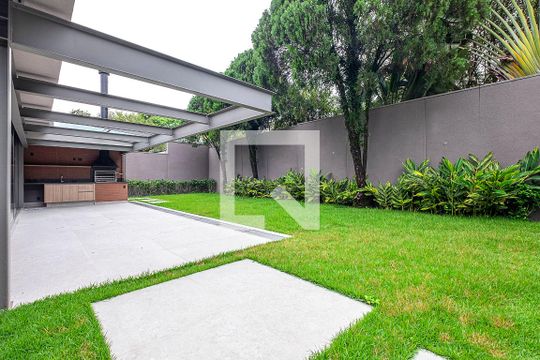 Quintal de casa à venda com 5 quartos, 370m² em Alto de Pinheiros, São Paulo