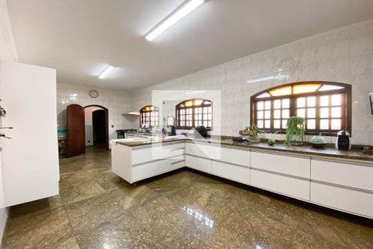 Cozinha de casa à venda com 4 quartos, 420m² em City Bussocaba, Osasco