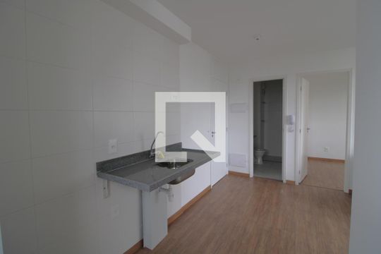 Cozinha de apartamento para alugar com 2 quartos, 34m² em Jurubatuba, São Paulo